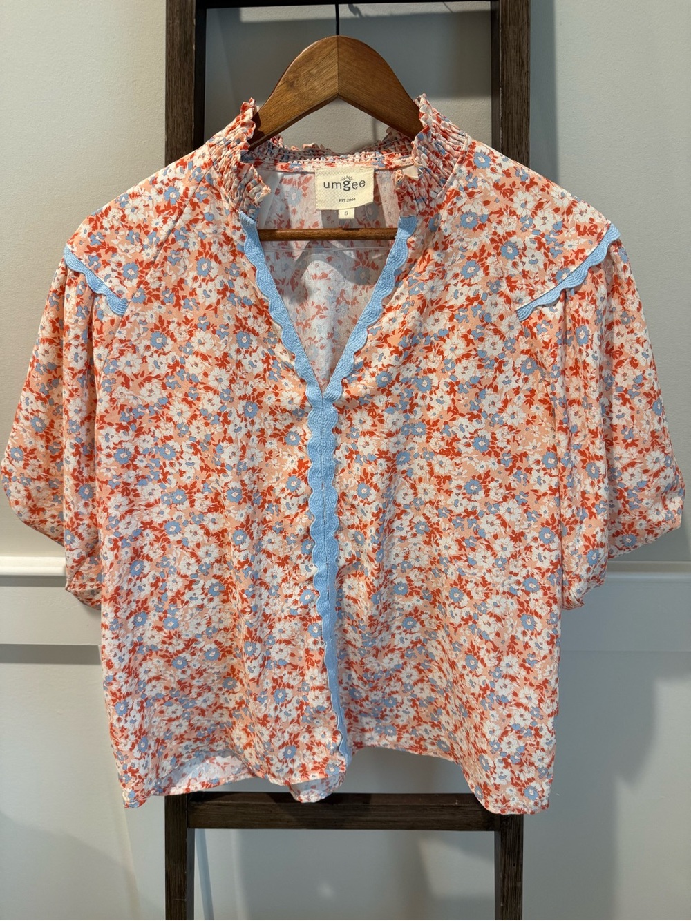 Umgee Coral & Light Blue Floral Ruffle-Trim Blouse